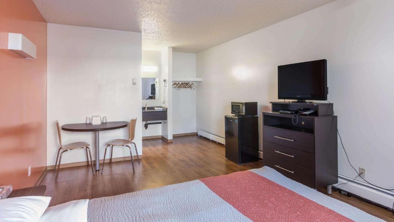 Motel Bo-Camrose, Ab מראה חיצוני תמונה
